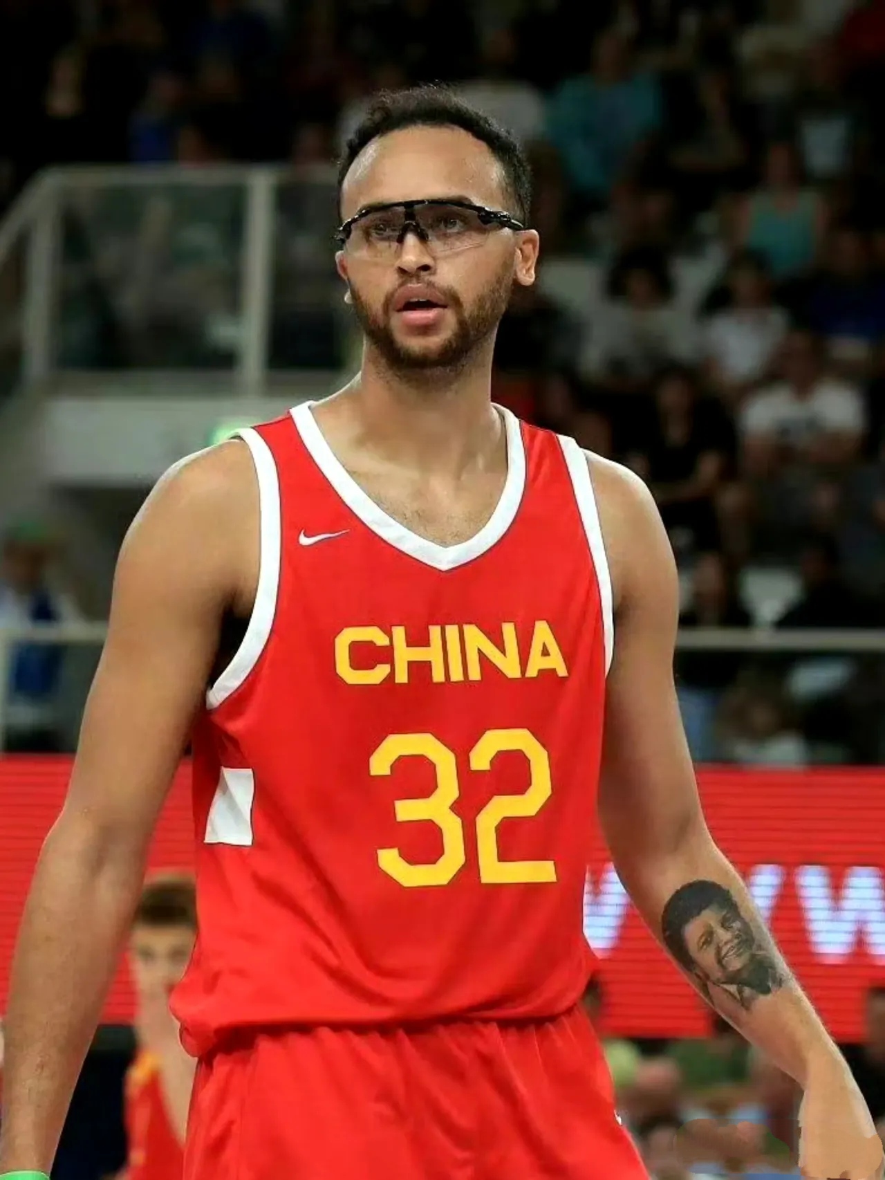 开云体育app-塞尔维亚男篮横扫巴西男篮，凯尔·库兹马送出助攻