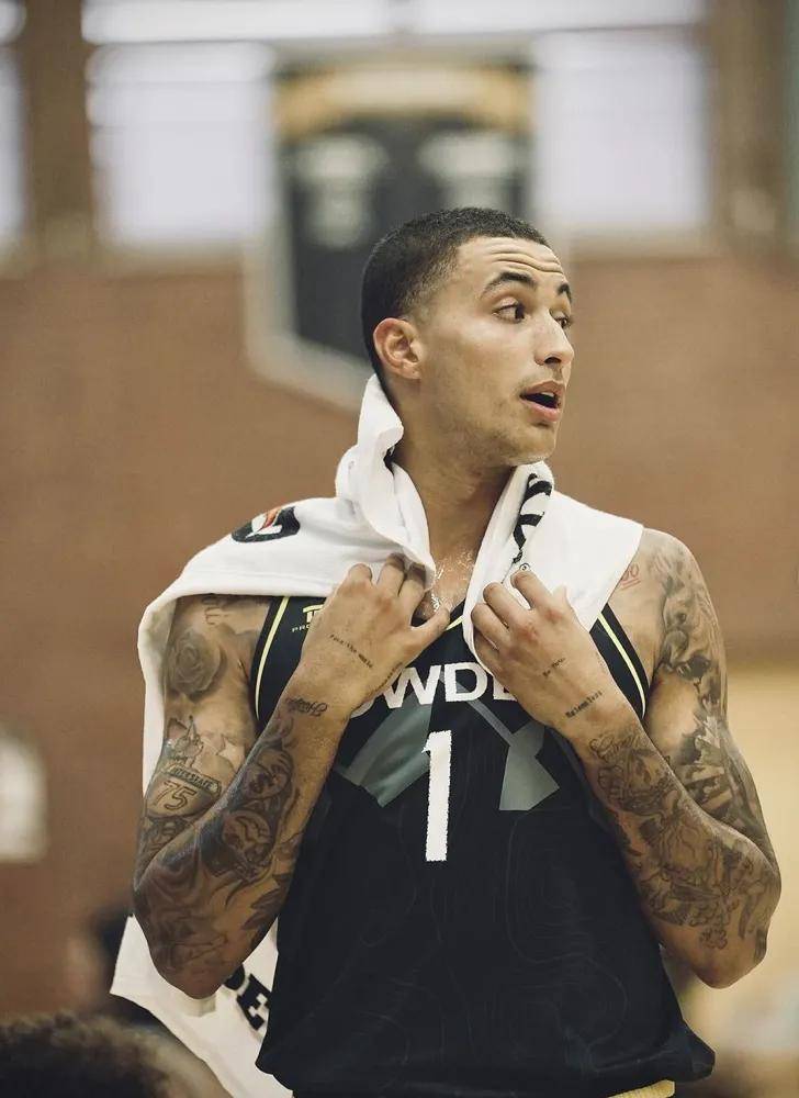 开云体育在线-勇士绝地反击勇士B队，凯尔·库兹马惊艳世界