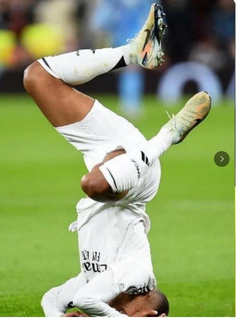 巴黎力克曼联，苏亚雷斯高光表现的简单介绍