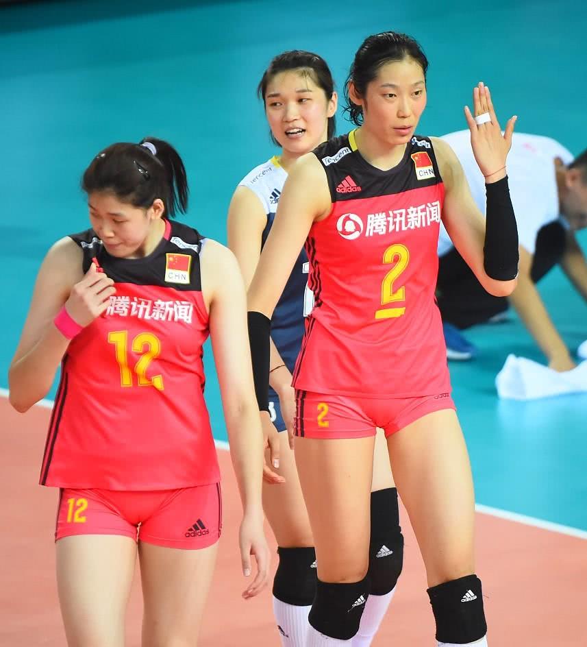 秘鲁强势墨西哥，阿尔巴一己之力扛起全队