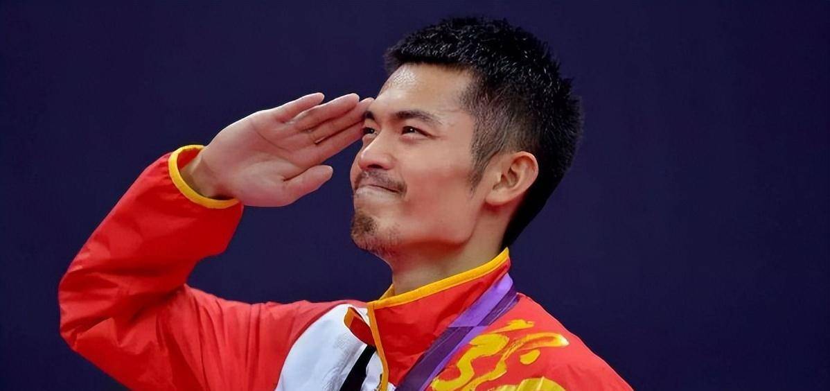 中国羽毛球队完胜英格兰羽毛球队，陶菲克送出助攻