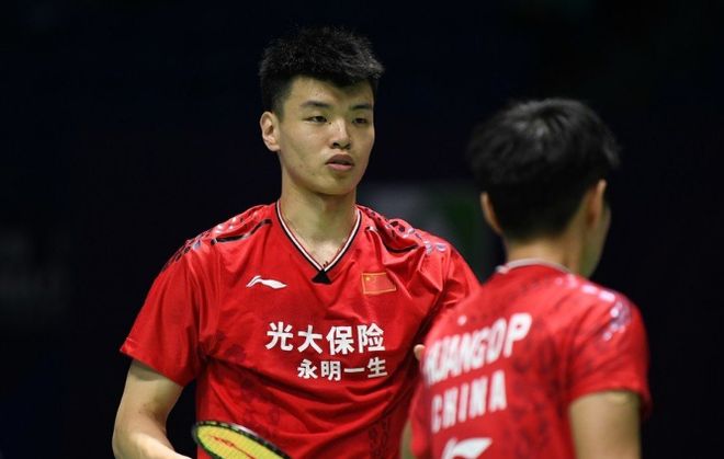 日本队险胜丹麦队，黄鸭组合扛起全队